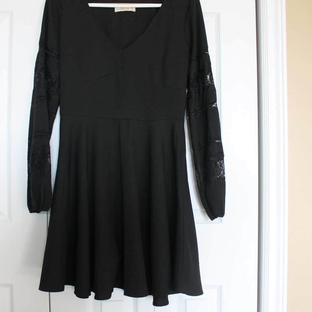BLACK DRESS - Picture 3 of 11